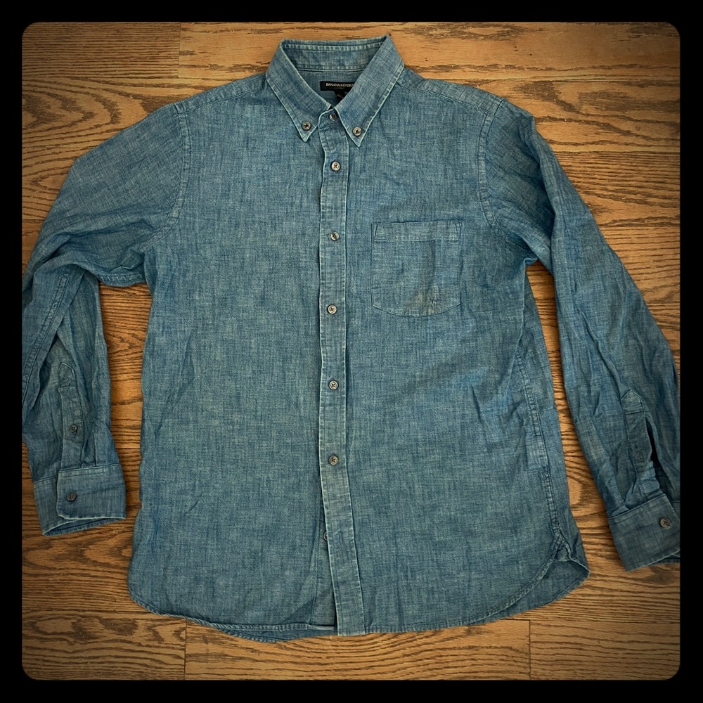 Men’s Banana Republic denim shirt